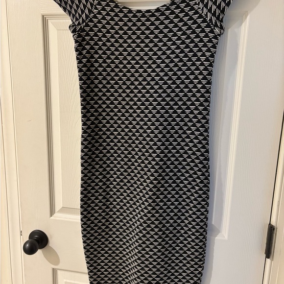 Zara Black and White Geometric Midi Dress Large - Picture 4 of 7